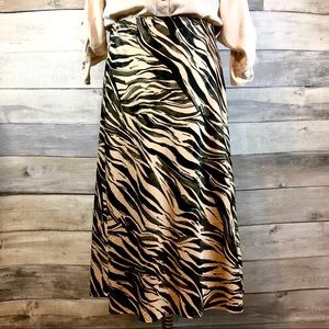 NINE WEST silky tiger print midi maxi skirt L
